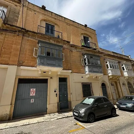 Maltese Charm Near Valletta Apartment *